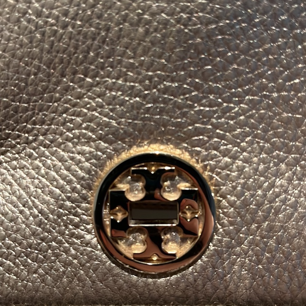 Tory Burch crossbody w gold chain